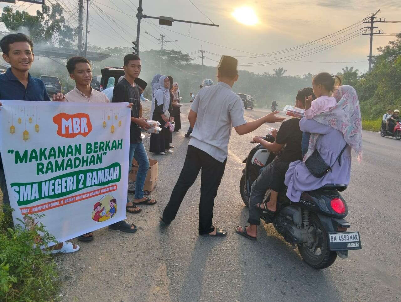 PEMBAGIAN TAKJIL DI BULAN RAMADHAN SMA NEGERI 2 RAMBAH 1447 H / 2026